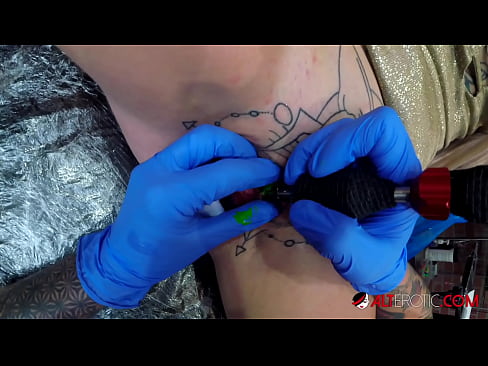 ❤️ Äärimmäisen tatuoitu hottie Sully Savage sai tatuoinnin klitorikseen ❤️ Pornovideo at fi.mailkassa.ru